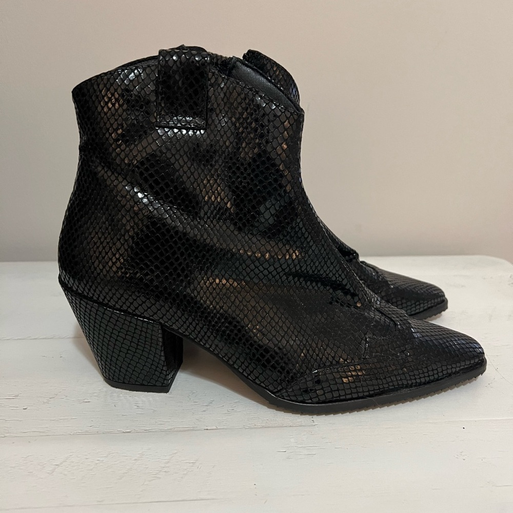 Ankle boots
